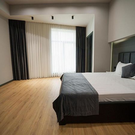 Hotel Elion 耶烈万 外观 照片